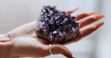 7 أحجار كريمة تجدد طاقة المرأة فى الويك إند.. أبرزها الجمشت