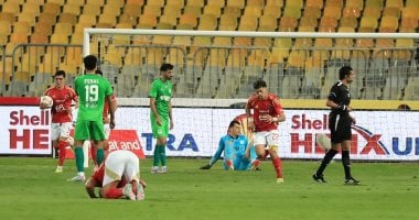 إمام عاشور يسجل هدف التعادل للأهلى فى شباك المصرى (1-1).. صور