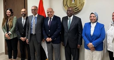 وزير الكهرباء يبحث مع وفد مؤسسة التمويل الدولية “iFC” سبل التعاون بالطاقة المتجددة